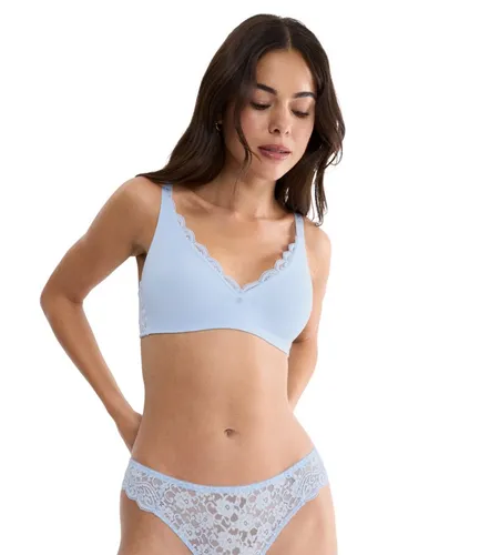 Triumph Women's Amourette N01 Bra, Ice, 80E - Funktionsunterwäsche mit feiner Spitze und optimaler Passform für höchsten Tragekomfort den ganzen Tag.