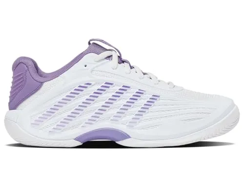 K-Swiss Damen Hypercourt Express 3 Tennis Schuh, Weiß/Violett Nebel/Lunar Fels, 42 EU - Optimierte Version für alle Beläge. Die Surgelite+-Mittelsohle bietet höchsten Komfort und Stabilität. Leichtes, atmungsaktives Design mit breitem Vorfußbereich für eine bequeme Passform.