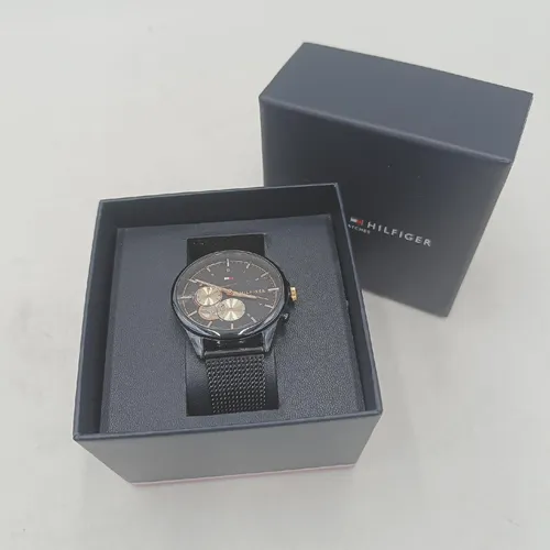 Tommy Hilfiger Multi Zifferblatt Quarz Uhr für Damen mit Blaues Edelstahl-Mesh-G