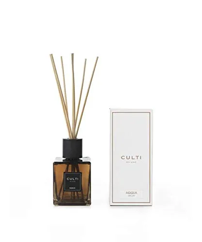 Culti Decor Classic Diffusor Aqqua 500 ml - Eleganter Raumduft - Duftöldiffusor von Culti mit einem erfrischenden Aqqua-Duft aus Koriander, Bergamotte und Salbei, ideal für Räume bis 25 qm. Bis zu 4 Monate Duftdauer, nachfüllbar und anpassbare Duftintensität.