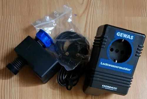 Greisinger 601910 GEWAS 191 AN - Wassermelder mit externem Sensor - Messgerät für Leckageüberwachung, alarmiert bei 0,5 mm Wasserfilm und sperrt Wasser- und Stromzufuhr. Einfache Montage, wartungsfrei und ideal für Waschmaschinen.