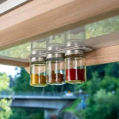 silwy Feinkost-Magnetgläser 192ml, white/classy - Gewürze & Streuer - Stilvolle Magnetgläser mit perfekter Magnetkraft und eleganter Metallleiste im Lederlook, inklusive Etiketten für eine einfache Organisation.