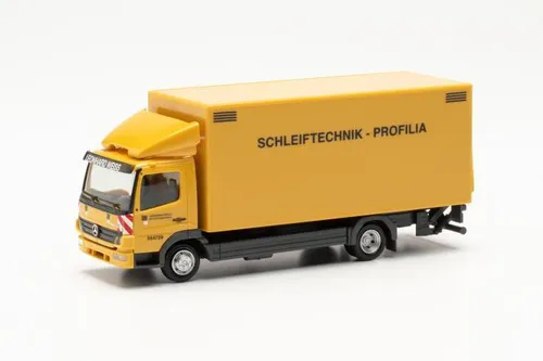Herpa LKW MB Atego Koffer-LKW m.Ladebordwand Leonhard Weiss 950053