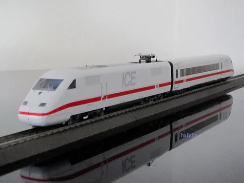 Märklin 29792 H0 Start-Set ICE 2 der DB-AG - Dreiteilige Zuggarnitur mit Triebkopf und Großraumwagen, ideal für Modelleisenbahn-Einsteiger