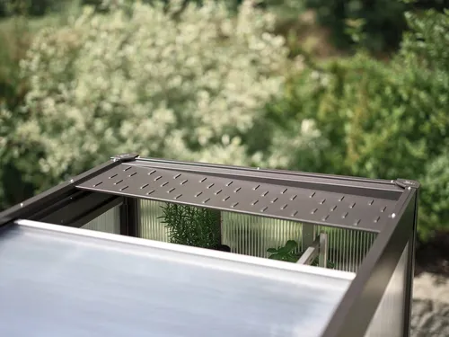 Biohort Automatische Belüftung für Gewächshaus Florentina Silber-Schwarz - Optimale Klimakontrolle im Gewächshaus: Die automatische Belüftung öffnet und schließt die Fenster selbstständig und sorgt für ideale Bedingungen. Passend für Biohort Florentina Gewächshäuser.