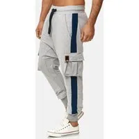 Tazzio Herren Jogginghose - Moderne Herren Jogginghose von Tazzio mit Tunnelzug und praktischen Taschen. Hochwertiges Material sorgt für hohen Tragekomfort. Ideal für sportliche Aktivitäten oder entspannte Tage.