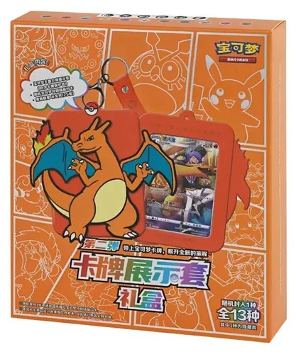 Pokemon Glurak / Charizard Card Geschenkbox mit Promo-Karte - Erleben Sie die Pokémon-Welt mit dieser Geschenkbox! Enthält eine exklusive Promo-Karte und ein Booster-Pack für noch mehr Spielspaß. Ideal für Sammler und Fans!