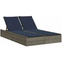 vidaXL Doppelte Sonnenliege Grau mit Kissen aus Poly Rattan - Genießen Sie entspannte Stunden im Freien mit dieser stilvollen Doppel-Sonnenliege! Robustes PE-Rattan und eine 3-fach verstellbare Rückenlehne sorgen für Komfort und Langlebigkeit.