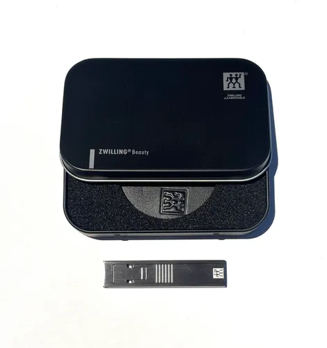 ZWILLING Beauty Twin S Nagelknipser in Metallbox - Nagelpflegeinstrumente, Limited Edition mit hochwertigem Edelstahl und stilvollem Lederetui für elegante Pflege.