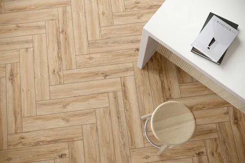 FALQUON Vinylboden THE FLOOR Herringbone, Klick-Dielen, 1,75m² - Hochwertiger Klick-Vinylboden in Eichenoptik, 100% wasserdicht und pflegeleicht. Ideal für private und gewerbliche Nutzung, auch in Feuchträumen und mit Fußbodenheizung geeignet. Einfach zu verlegen dank praktischem Klick-System.
