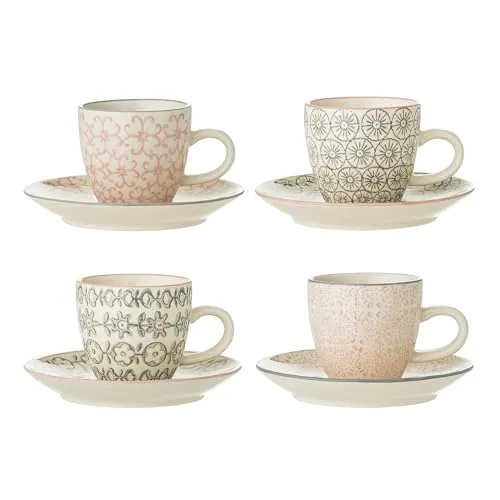 Bloomingville Cozy Becher 4er Set - Thermobehälter aus Keramik, spülmaschinenfest und ideal für stilvolle Kaffeepausen mit farblich passenden Untertassen.