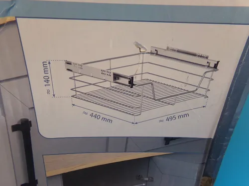 Teleskop-Schublade 60 cm Breite - Scharniere, platzsparend und ideal für effiziente Stauraumnutzung in Schränken.