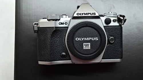 Olympus OM-D E-M5 Mark II Body silber von Olympus