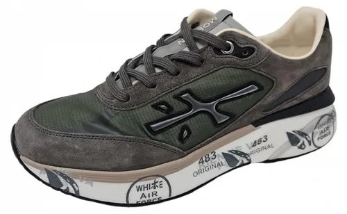 Premiata Timless Trainers Sneaker in Grün (Gr. 40) - Modischer Sneaker von Premiata in grau-grün, aus hochwertigem Velourleder gefertigt. Ideal für den Alltag dank flachem Absatz und sportlichem Design.
