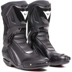 Dainese Nexus 3 D-WP wasserdichte Motorradstiefel mit wechselbaren Zehenschleifern - Die Dainese Nexus 3 D-WP Motorradstiefel bieten sportliches Design und zuverlässigen Wetterschutz. Mit atmungsaktiver Membran und Axial Distorsion Control für hohen Komfort und Sicherheit – ideal für wechselhafte Wetterbedingungen.