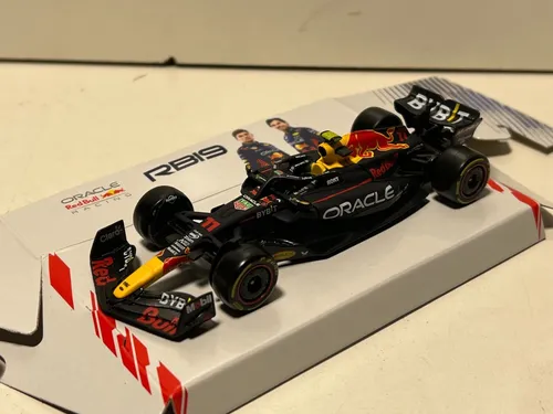MAISTO BBURAGO Auto F1 ESC 1:43 RB19 Red Bull CHECO Perez von Bburago