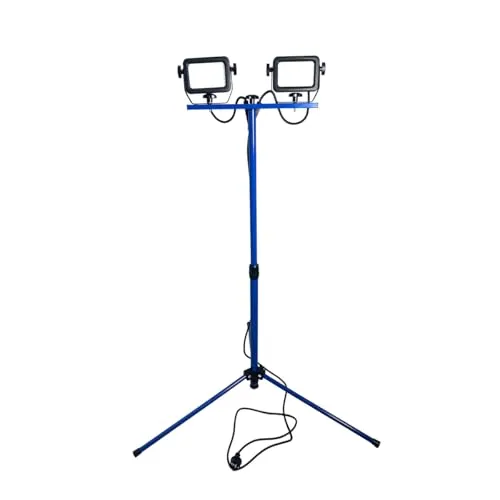 as - Schwabe Optiline LED Arbeitsstrahler 2 x 30W - Außenbeleuchtung mit 3600 Lumen für Baustellen und Werkstätten, höhenverstellbar von 0,8-1,35m und robustem IP65 Stahlgehäuse – ideal für professionelle Anwendungen.