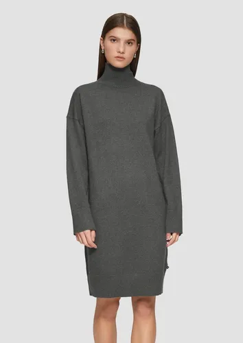 QS Minikleid Kleid Fein gestricktes Kleid mit Stehkragen - Kleider: Stylisches Strickkleid mit Stehkragen und weiten Ärmeln für lässige Vibes. Ideal für entspannte Tage und aufregende Nächte - dein neuer Liebling für jede Gelegenheit.