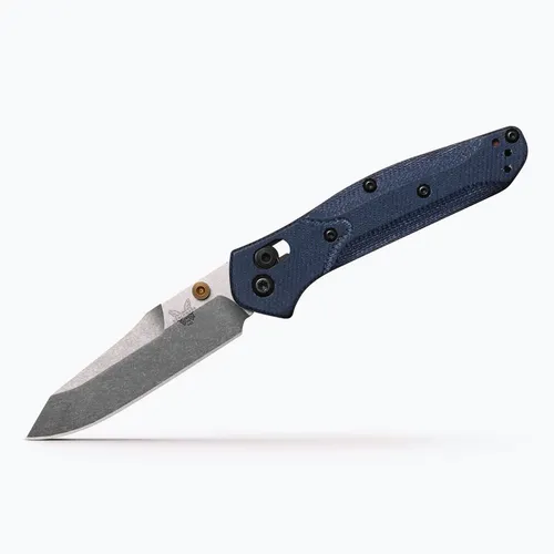 Benchmade Mini Osborne 945-04 mit M390 Edelstahl und Blue Denim Micarta-Griff - Hochwertiges Einhandmesser mit rostbeständiger Klinge aus M390 Edelstahl. Der rutschfeste Denim-Micarta-Griff sorgt für sicheren Halt. Ideal für Outdoor-Aktivitäten, leicht und handlich.