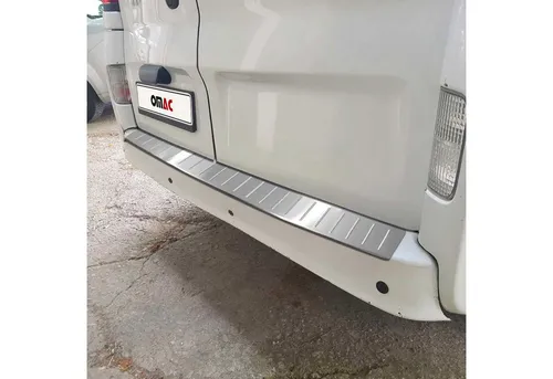 OMAC Ladekantenschutz für Nissan NV400 2010-2020 - Abdeckblenden mit maßgeschneiderter Passform, rostbeständig und einfach zu installieren. Schützt die Ladefläche effektiv vor Kratzern und verleiht Ihrem Fahrzeug ein elegantes Aussehen.