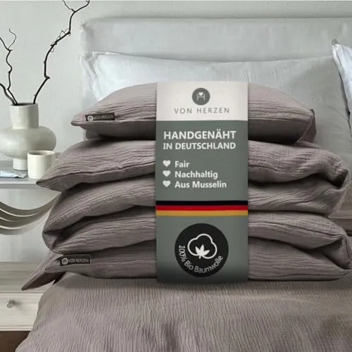 Von Herzen Musselin Bettwäsche Set - 100% Baumwolle, Beige 135x200 - Bettwäsche-Set aus 100% Bio-Baumwolle, handgenäht in Stuttgart. Besonders weich und allergikerfreundlich – ideal für gemütliche Nächte!
