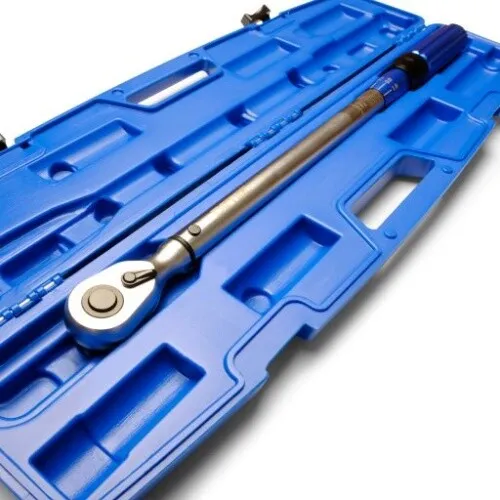 DeTec. Drehmomentschlüssel 1/2 Zoll - 40-220 Nm für präzises Anziehen - Profi-Drehmomentschlüssel 1/2 Zoll mit 40-220 Nm, ideal für Reifenwechsel und Reparaturen. Robuste Chrom-Vanadium-Stahlkonstruktion für lange Lebensdauer und präzises Arbeiten.