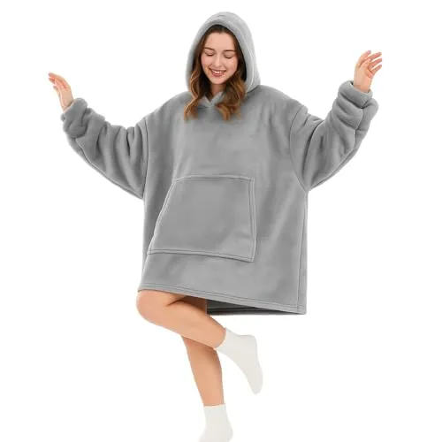 Good Nite Hoodie Decke mit Ärmeln - Kuscheldecke aus weichem Sherpa-Material, ideal für gemütliche Abende und Outdoor-Aktivitäten. Oversize-Design mit Taschen und Kapuze für ultimativen Komfort und Wärme.