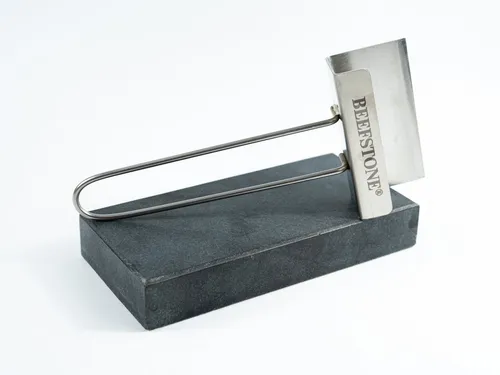 Beefstone Edelstahl Steinheber für Tischgrill - Praktisches Zubehör für den Original Beefstone, ermöglicht sicheres Anheben heißer Steine mit ergonomischem Griff und hitzebeständigem Edelstahl für hygienische Handhabung.