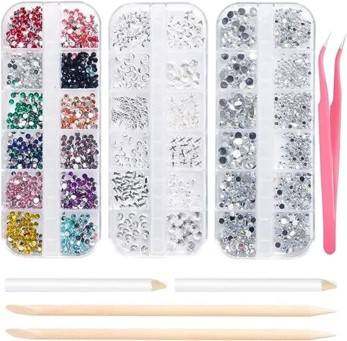 Strasssteine Nagel Kunst Nail Gems 3 Boxen, flache Nagelkristalle Klare Strasssteine Mischen Sie die Größen mit 2 Strass Picker Tool Pens, 2 Nail Wooden Sticks und 1 Pink Tweezer
