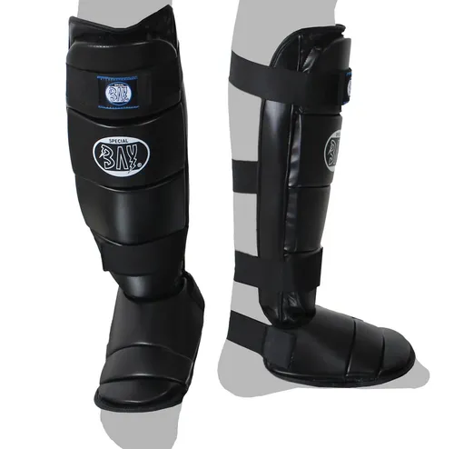 BAY-Sports Schienbeinschutz für Kampfsport - Schienbeinschoner aus Kunstleder, feucht abwischbar und in den Größen S - XL erhältlich, ideal für Kickboxen, Karate, MMA und Thaiboxen.