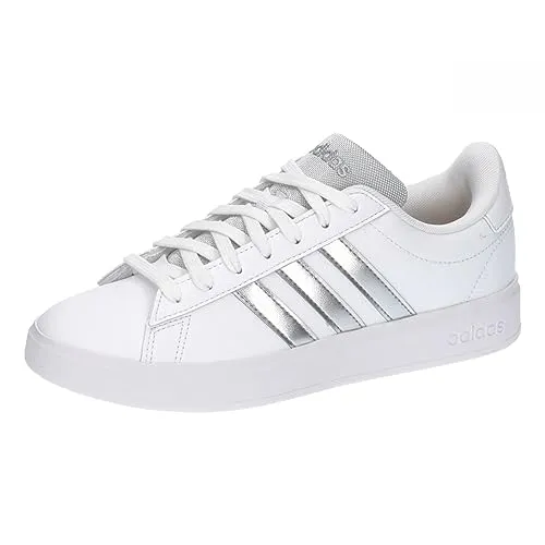 Adidas Damen Grand Court 2.0 Schuhe - Elegante Sneakers für Alltag und Freizeit - Damen-Sneaker mit flachem Absatz, aus hochwertigem Synthetik, ideal für stilvolle Auftritte im Alltag.