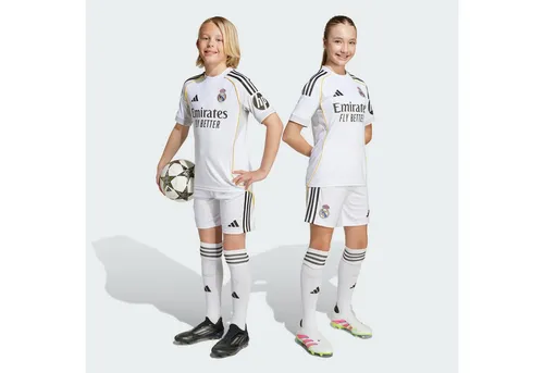 adidas Performance Trainingsanzug REAL MADRID 25/26 JUNIOR (1-tlg) weiß 13-14Y - Stylischer und bequemer Trainingsanzug für junge Fußballfans, aus recyceltem Polyester, ideal für das Training oder Freizeitaktivitäten.