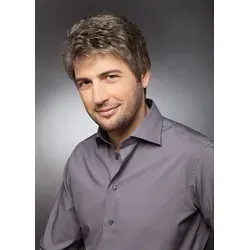 Ellen Wille Hairformance Perücke - Steven Sport M56s - Die Ellen Wille Hairformance Perücke - Steven Sport überzeugt mit ihrem jugendlichen, sportlichen Look. Ideal für starke Typen, bietet sie ein angenehmes Tragegefühl dank hochwertiger Verarbeitung. Haarlänge: ca. 7 - 10 cm, Größe: extragroß (57 - 60 cm).