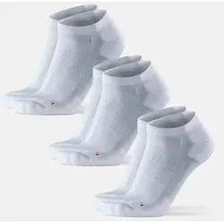 LONG DISTANCE RUNNING KURZSOCKEN - 3-Pack - Weiß - Größe 43-47 - Ideal für lange Strecken und Indoor-Training, bieten diese Laufsocken optimalen Komfort und Atmungsaktivität. Mit verstärkter Dämpfung und Fußgewölbekompression für ein angenehmes Lauferlebnis.