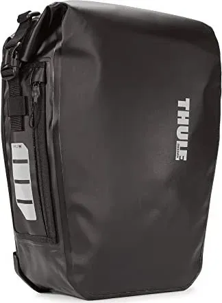Thule Shield Pannier 17L Single - Wasserdichte Packtasche - Fahrradtaschen mit gepolstertem Laptop-Fach, ideal für den Arbeitsweg. Wasserdicht, sicher an Gepäckträgern anbringbar und mit abnehmbarem Schulterriemen für flexibles Tragen.