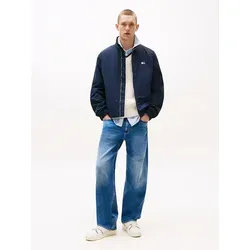 Tommy Jeans TJM Essential Jacket EXT Herren Collegejacke - Funktionsjacken für Männer, die modisch und bequem durch kühlere Tage kommen möchten. Diese hüftlange Collegejacke bietet einen elastischen Bund und eingelassene Taschen für praktischen Komfort.