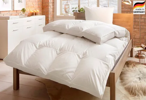 Home affaire Daunenbettdecke Köniz 135x200 cm - Winterdecke aus 60% Daunen, 40% Federn, Allergikerfreundlich und hautfreundlich, Made in Green zertifiziert, ideal für gemütliche Nächte.