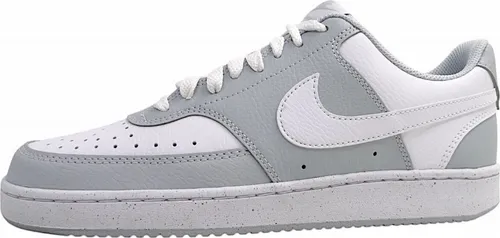 Nike Court Vision Low Herren Sneaker Weiß - Klassische Sneaker für den Alltag, aus hochwertigem Leder mit bequemem Textilfutter. Ideal für Freizeitaktivitäten und sportliche Looks.