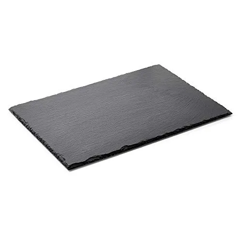 Naturschieferplatte eckig 45 x 30 cm - Natural Slate - Servierplatte aus Naturschiefer mit gebrochenen Kanten, ideal zum Anrichten und Servieren. Sie bietet optimale Kältespeicherung und Anti-Rutsch-Pads für sicheren Halt.