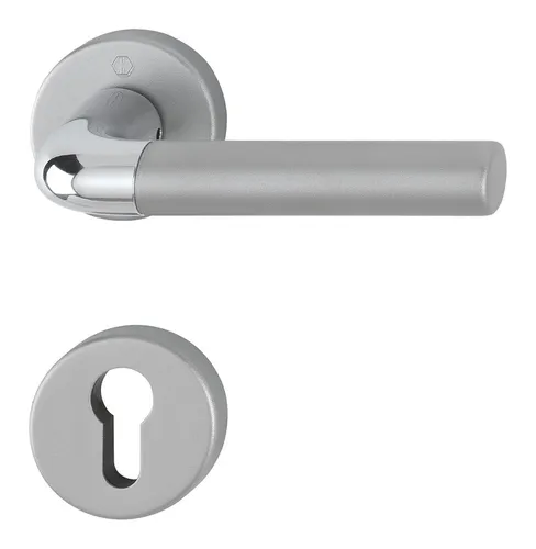 Hoppe Bremen Aluminium-Rosetten-Türgriff-Garnitur 1505/42KV/42KVS - Türsicherungen mit verchromtem und mattstahlfarbenem Design, ausgestattet mit Schlüsselrosetten für optimale Sicherheit und stilvolle Innentüren.
