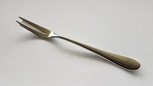 WMF Merit Serviergabel 3201001960 - Küchen-Servierbesteck, ideal zum Servieren von Aufschnitt, Wurst, Käse und Fischhappen. Aus robustem Cromargan Edelstahl, rostfrei und spülmaschinengeeignet für eine hygienische Nutzung.