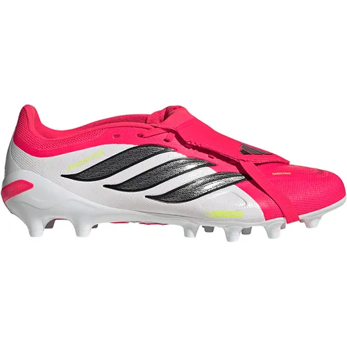 Adidas Predator League FT/AG - Fußballschuh in Rot - Erlebe Präzision und Stabilität mit dem Adidas Predator League Fußballschuh. Das weiche Mesh-Obermaterial und die Synthetikaußensohle garantieren optimalen Grip auf Kunstrasen und unterstützen deine besten Schüsse.
