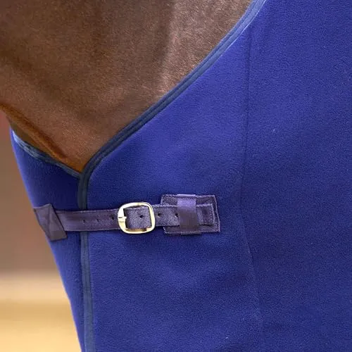 Imperial Riding IRH F&amental Fleecedecke, atmungsaktiv & leicht, kuscheliges Fleece-Material, Kreuzgurten & Brustverschluss, komfortable Abschwitzdecke für Pferde, Navy, 155