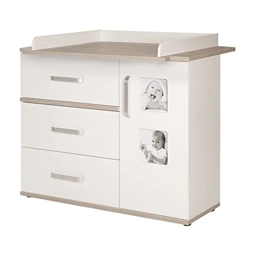 roba Wickelkommode 'Moritz' mit Bildern, weiß, Luna Elm - Breite Wickelkommode mit abnehmbarem Wickelansatz und rückenschonender Höhe von 94 cm. Inklusive 2 Bilderrahmen für persönliche Fotos und praktische Soft Close Schubladen.