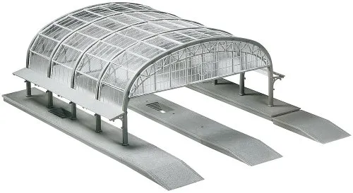 Faller 222127 N - Bahnhofshalle Bausatz - Detailreicher Bausatz für eine Bahnhofshalle in Spur N, ideal für Modellbau-Enthusiasten. Perfekt für die Gestaltung lebendiger Bahnhofs-Szenarien.