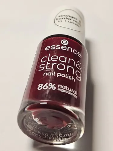 Essence clean & strong nail polish 06 Vibrant Magma