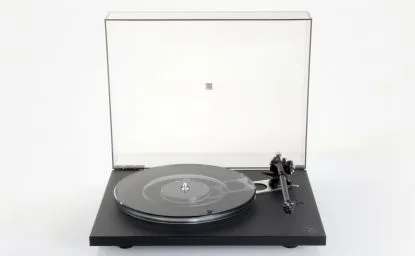 Rega Planar 6 Plattenspieler mit NEO-PSU MK II von Rega