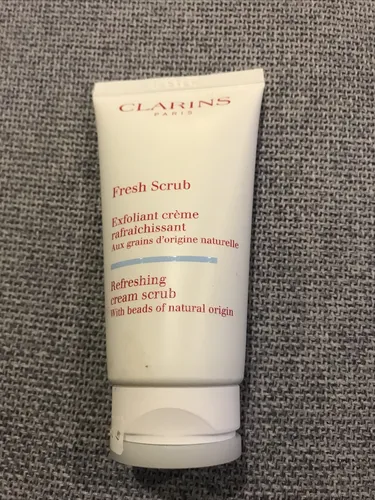 CLARINS Fresh Scrub 50 ml - Sanfte Gesichtsreinigung - Gesichtsreinigung mit Fresh Scrub: Sanftes Peeling für frische, strahlende Haut dank pflanzlicher Mikroperlen in zwei Größen. Ideal für durstige Haut!