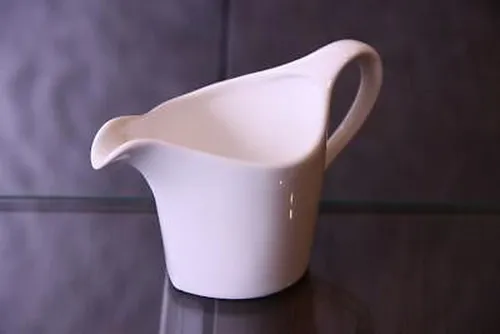 Porzellan Milchkännchen weiss Porcelain Soßenkanne giesser Milchgiesser