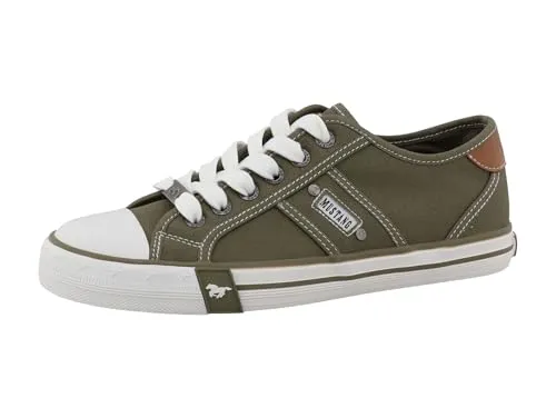 Mustang Damen Canvas Sneaker Khaki - Trendige Damen Canvas Sneaker in Khaki – leicht und bequem für warme Tage. Hergestellt aus hochwertigem Textil mit einer 2,5 cm hohen Gummisohle, ideal für den Alltag.